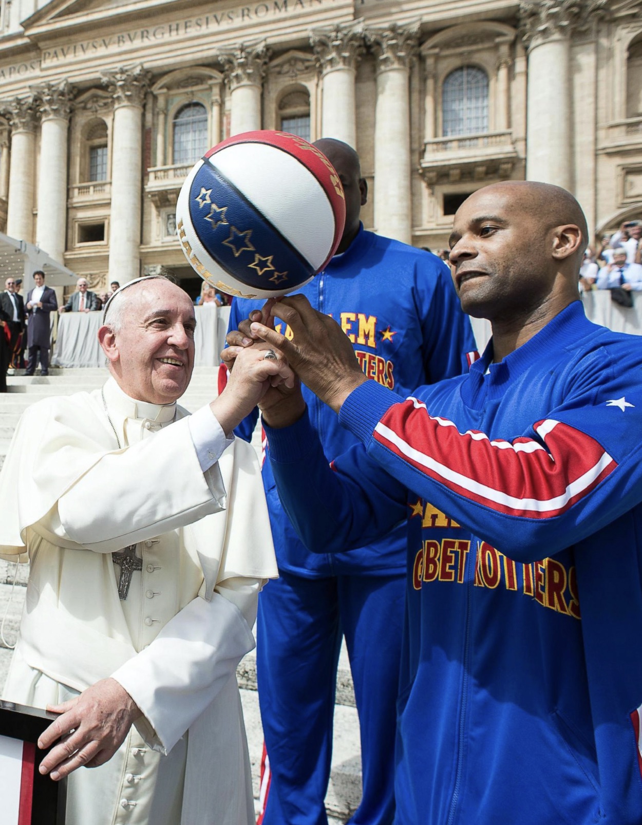 Pope Francis with the Harlem Globetrotters 